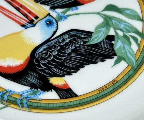 Limoges - Hermès - Bord - Porselein - Hermès Toekans kom, Antiek en Kunst, Antiek | Meubels | Tafels