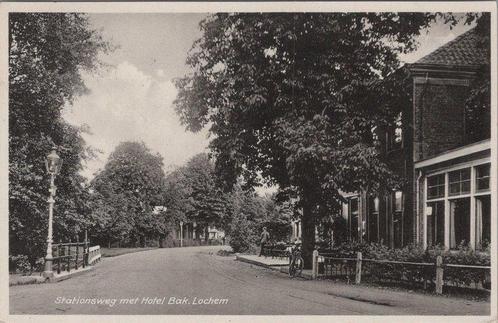 LOCHEM - Stationsweg met Hotel Bak. Lochem, Verzamelen, Ansichtkaarten | Nederland, Verzenden