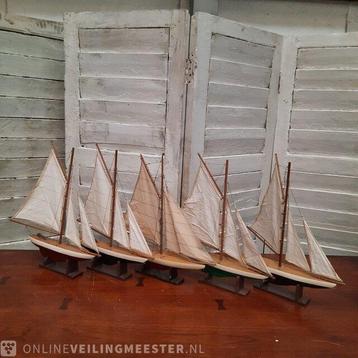 Mini Pond Yachts, Set 5 Nautical, Div. kleuren beschikbaar voor biedingen