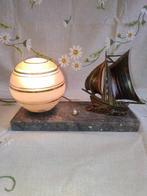 sculptuur, Lampe vintage en marbre et laiton – voilier