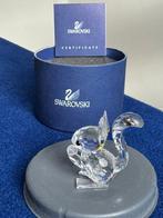 Swarovski - Beeldje - Squirrel with nut - 011871 - Box +, Antiek en Kunst