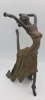 D.K. - sculptuur, Sierlijke Danseres - 22 cm - Brons, Antiek en Kunst