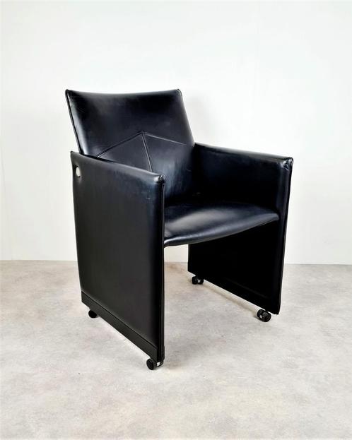 Mooie Artifort Montana stoelen zwart leer verrijdbaar 2x, Huis en Inrichting, Stoelen, Twee, Zwart, Gebruikt, Leer