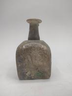 Oud-Romeins Glazen vierkante fles 11,00 cm.
