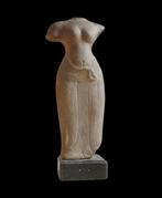 Oud-Khmer Khmer standbeeld van zandsteen - Baphuon - 11e, Verzamelen