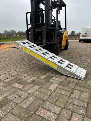 Aluminium oprijplaten/ rampen 20ton per paar beschikbaar voor biedingen