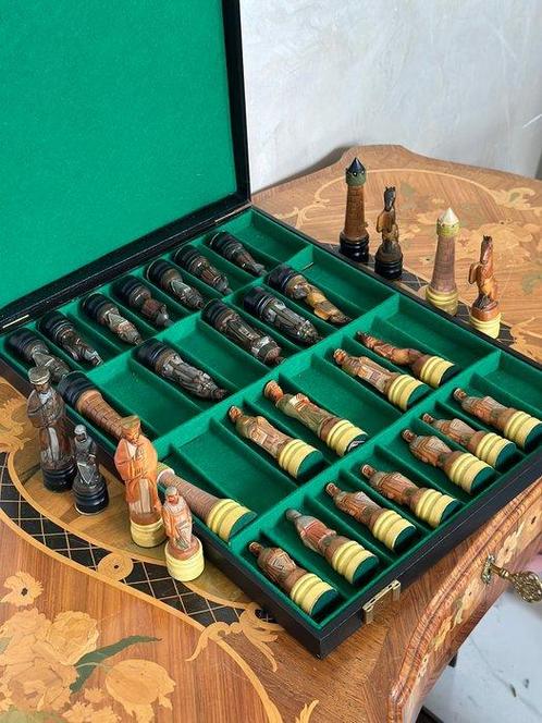 Schaakspel - Historisches Schachfiguren-Set in edler, Antiek en Kunst, Curiosa en Brocante
