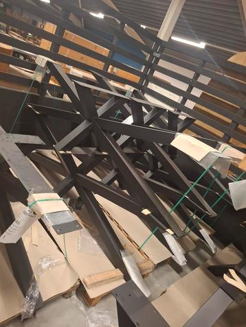 Mega Matrix onderstel 240x80x69cm beschikbaar voor biedingen