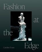 Fashion at the Edge | 9780300270952 | Caroline Evans, Zo goed als nieuw, Caroline Evans