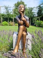 sculptuur, Daydreaming lady - 67 cm - Brons
