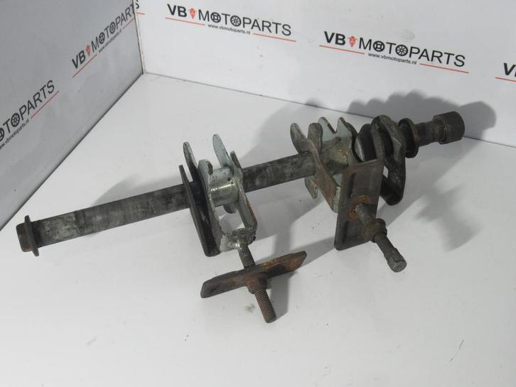 Suzuki GSX 600 F Achterwiel as achteras, Motoren, Onderdelen | Suzuki, Ophalen of Verzenden