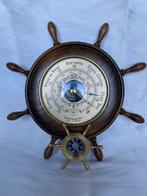 Maritieme objecten - Vintage timon, barometer en kompas,