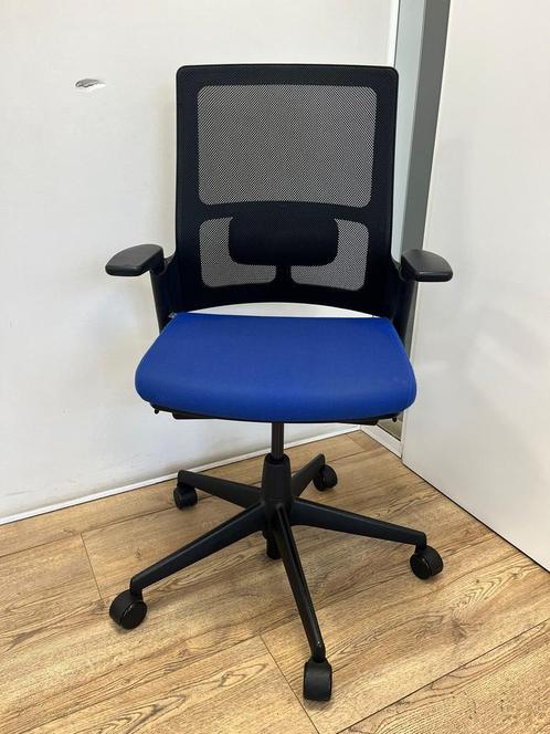Refurbished Ahrend 2020 Verta Blauw, Inclusief Garantie, Huis en Inrichting, Bureaustoelen, Bureaustoel, Blauw, Zo goed als nieuw