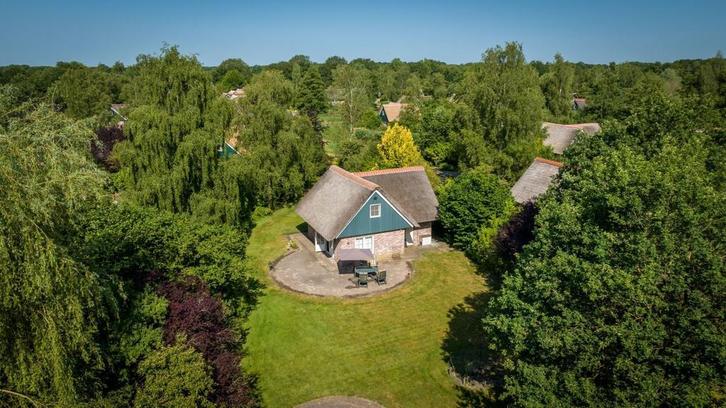 Te huur: vakantiehuis voor 6 personen in de Weerribben, Vakantie, Vakantiehuizen | Nederland, Recreatiepark, Overijssel, In bos