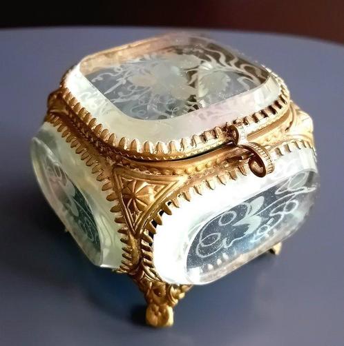 Sieradendoos - Japanse bloemmotief - Glas - Zeldzaam stuk, Antiek en Kunst, Antiek | Overige Antiek