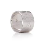 Gucci - Ring 18kt witgouden extra brede band met logo