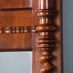 Biedermeier spiegel ca 1835 met onder en boven een bloemmaho, Antiek en Kunst, Ophalen of Verzenden