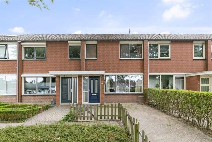 Woning te huur in Emmen - 128 m² - 5 kamer(s) - 5 kamers, Huizen en Kamers, Huizen te huur, Drenthe, Overige soorten