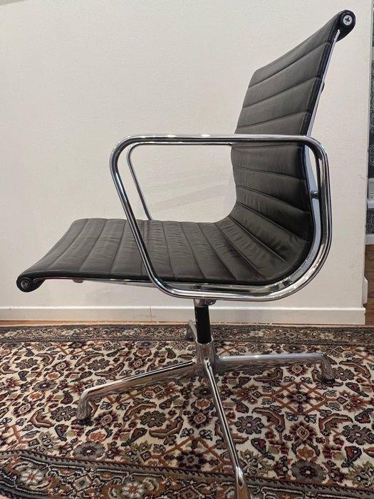 Vitra - Charles & Ray Eames - Bureaustoel - Aluminium Stoel, Antiek en Kunst, Antiek | Meubels | Stoelen en Banken