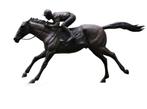 Bronzen beeld van een Jockey op paard - 350x80x200cm - 350Kg, Tuin en Terras, Nieuw, Mensenbeeld, Metaal, Verzenden
