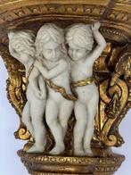 Wanddecoratie - Een grote putti muurconsole - Italië