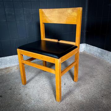 SALE: 250 stuks – Grote Partij Deense Mid-Century Stoelen beschikbaar voor biedingen