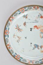 Schotel - A CHINESE DUTCH-DECORATED DISH - Porselein, Antiek en Kunst