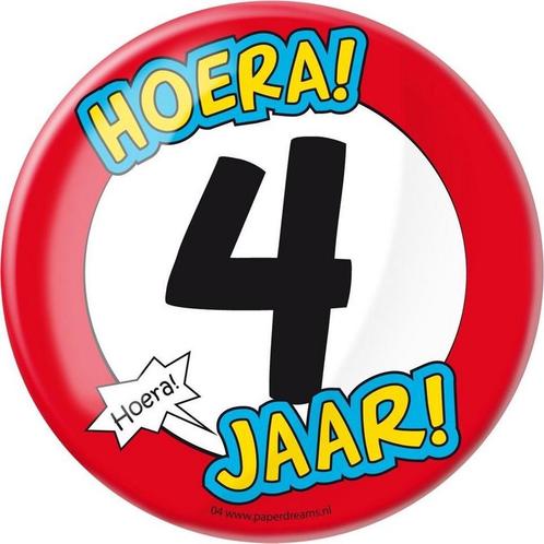Paper Dreams - XL Button - 4 jaar - Doorsnee 10 cm, Verzamelen, Speldjes, Pins en Buttons, Ophalen of Verzenden