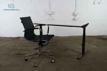 Thuiswerkplek | Zwart T-poot frame | Wit blad | Vitra Eames beschikbaar voor biedingen