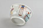 Kom - A LARGE SEMI-EGGSHELL PORCELAIN BOWL DECORATED WITH, Antiek en Kunst