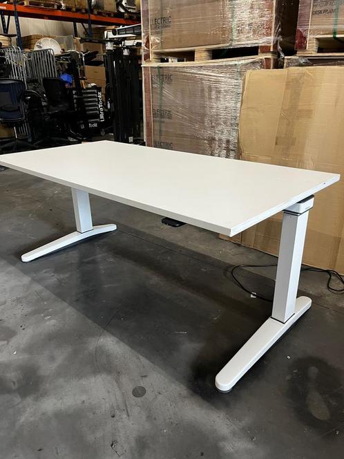 10x Steelcase Ology zit sta bureau, elektrisch verstelbaar, Huis en Inrichting, Bureaus, Stabureau, Zo goed als nieuw, Elektrisch