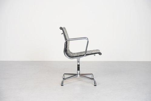 Vitra - Charles & Ray Eames - Bureaustoel - EA108 -, Antiek en Kunst, Antiek | Meubels | Stoelen en Banken