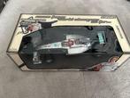 Minichamps 1:18 - Modelauto - Mercedes GP Petronas F1 auto, Hobby en Vrije tijd, Modelauto's | 1:5 tot 1:12, Nieuw