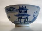 A Large Chinese Blue And White Bowl - Porselein - China, Antiek en Kunst