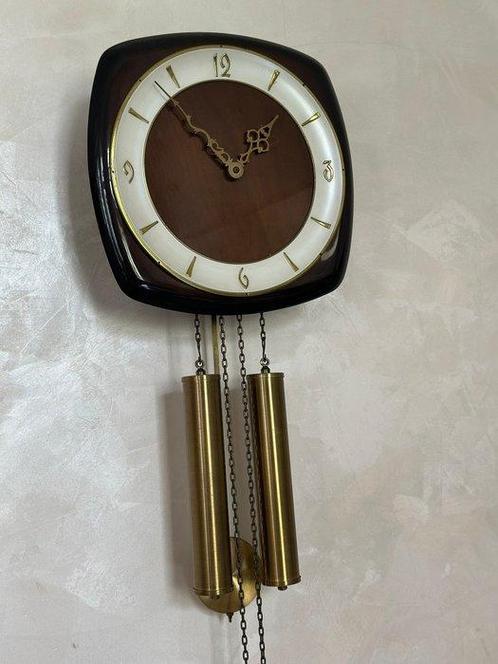Wandklok - Mid-eeuwse pendule met kettingtrek en cijferring, Antiek en Kunst, Antiek | Klokken