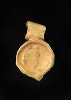 Oud-Romeins Goud Hanger met Granaat (Zonder Minimumprijs)