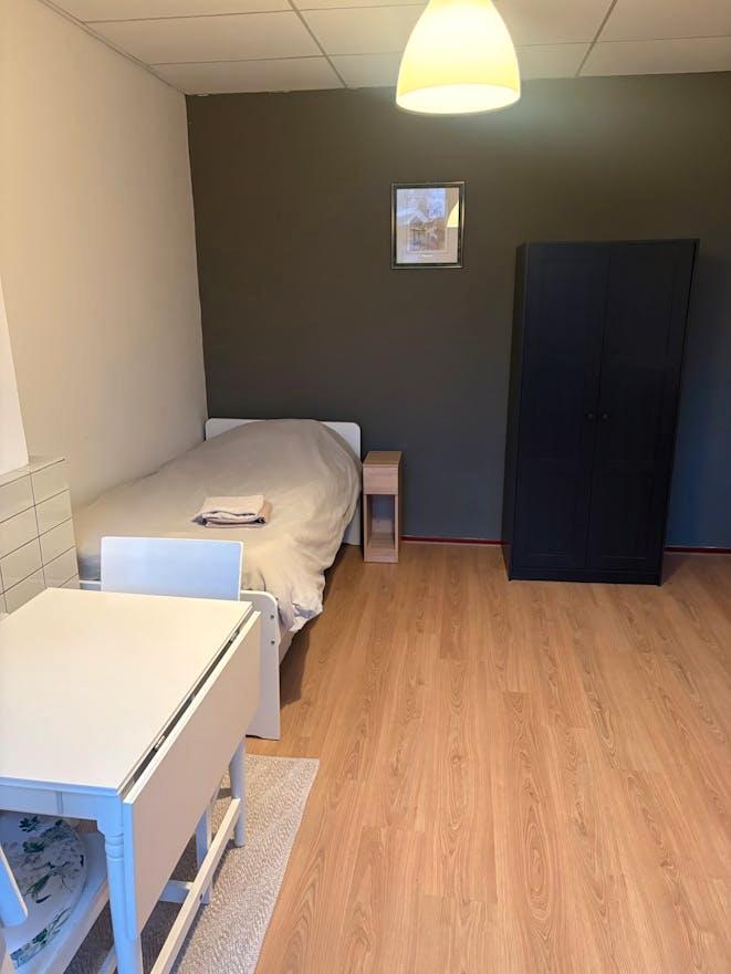 Studio te huur in Rotterdam - 140 m² - 2 kamer(s) - 2 kamers, Huizen en Kamers, Kamers te huur, Rotterdam