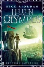 Het teken van Athena / Helden van Olympus / 3 9789022566459, Boeken, Verzenden, Gelezen, Rick Riordan