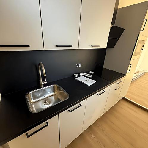 Gestoffeerde kamer met eigen keuken in Winschoten gevonden i, Huizen en Kamers, Kamers te huur, 20 tot 35 m², Overige regio's