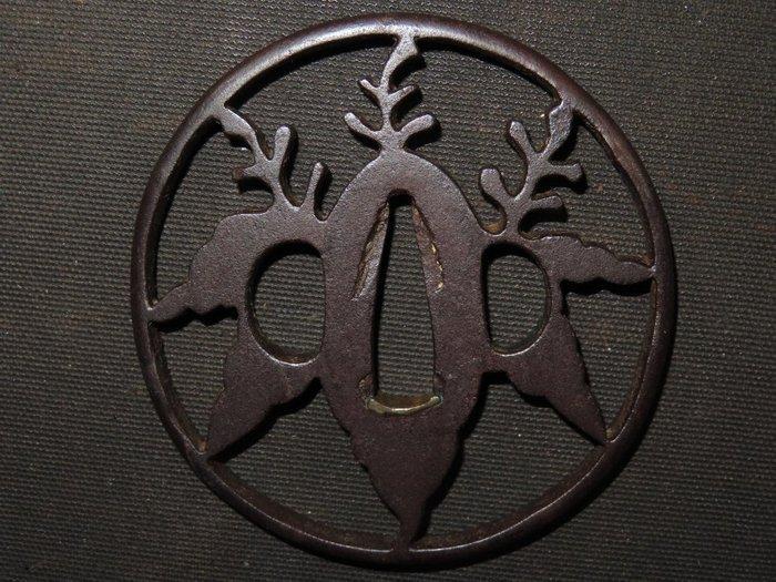 Katana - gesmeed ijzer - Daito Kirimon Sukashi Tsuba : Kyo, Antiek en Kunst, Antiek | Overige Antiek