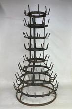 Wijnrek - Smeedijzer - Een oud flessendroogrek 88 cm, Antiek en Kunst