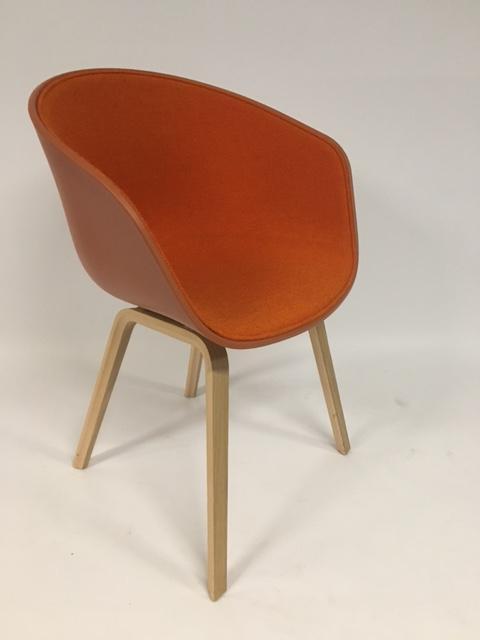 Hay About a Chair AAC23 Oranje Gestoffeerd B-keuze, Zakelijke goederen, Horeca | Meubilair en Inrichting, Ophalen of Verzenden