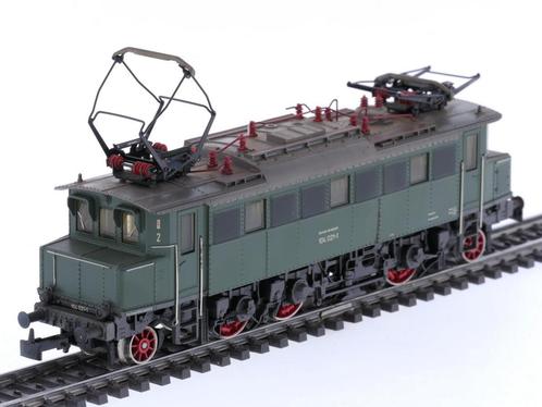 Schaal H0 Märklin 3049 Elektrische Locomotief BR 104 van..., Hobby en Vrije tijd, Modeltreinen | H0, Wisselstroom, Analoog, Gebruikt