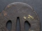 Mokko-vormige Tsuba-zwaardbeschermer – Os en bloesems in
