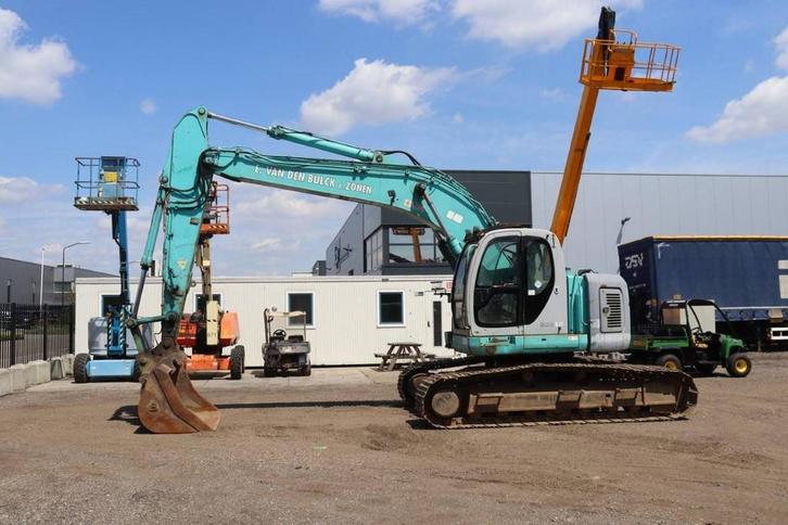 Veiling: Rupsgraafmachine Kobelco SK235SR Diesel 2000, Zakelijke goederen, Machines en Bouw | Kranen en Graafmachines, Graafmachine