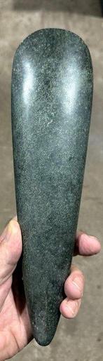 Fijne oude stenen bijl met geweldige patina. - deksel -