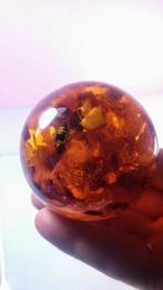 Amber - Barnsteen - Amber Sphere with Bee inclusion on stand, Nieuw