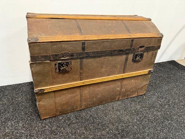 Kist - Metaal, Hout - Zweedse reiskoffer, Antiek en Kunst, Curiosa en Brocante