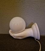 Lamp - Glas, Porselein - Wandlamp hand met glazen bol, Antiek en Kunst