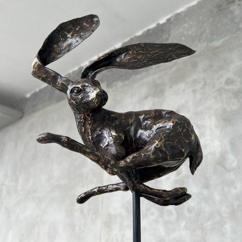sculptuur, NO RESERVE PRICE - Speckled bronze Rabbit on, Antiek en Kunst, Kunst | Designobjecten